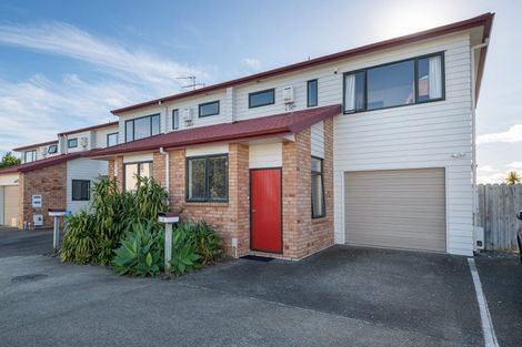 Photo of property in 24/22 Northcross Drive, Oteha, Auckland, 0632