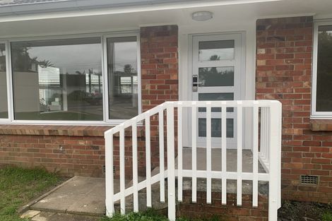 Photo of property in 1/300 Lake Road, Hauraki, Auckland, 0622