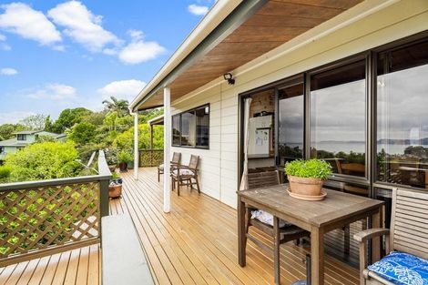 Photo of property in 222 Whangaparaoa Road, Red Beach, 0932