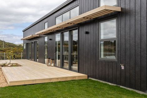 Photo of property in 8 Mirek Street, Waikanae, 5036