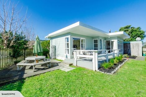 Photo of property in 19 Jeep Road, Raumati South, Paraparaumu, 5032