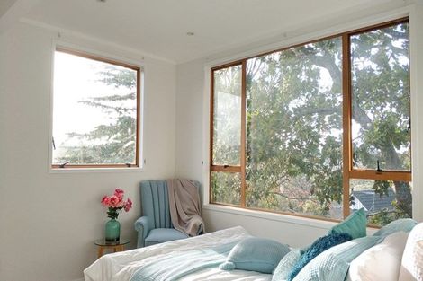 Photo of property in 4 Hollyhock Place, Browns Bay, Auckland, 0630