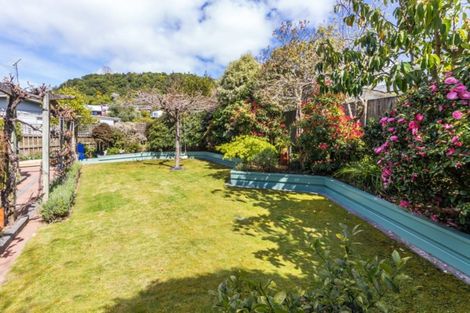 Photo of property in 4 Shera Street, Acacia Bay, Taupo, 3330