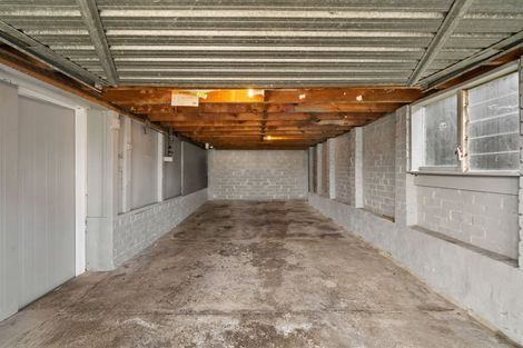 Photo of property in 44 Kohekohe Street, New Lynn, Auckland, 0600