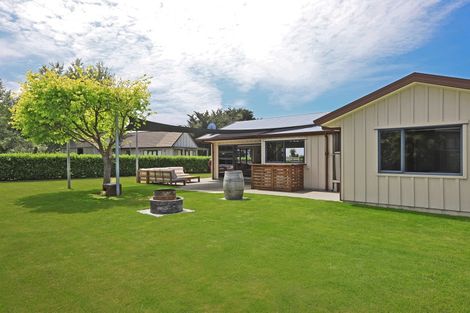 Photo of property in 16 Airini Road, Waimarama, Havelock North, 4294
