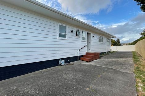 Photo of property in 20 Glendene Avenue, Glendene, Auckland, 0602