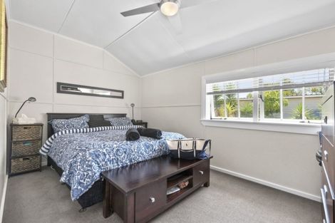 Photo of property in 30 Ladies Mile, Manly, Whangaparaoa, 0930