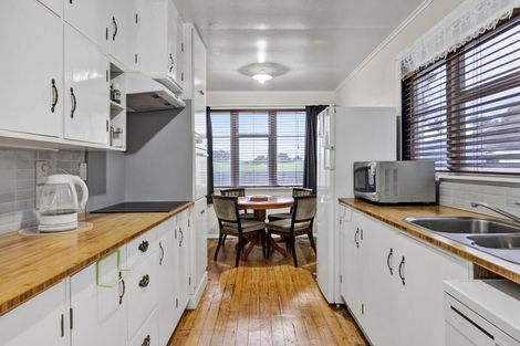 Photo of property in 16 Manchester Street, Patea, 4520