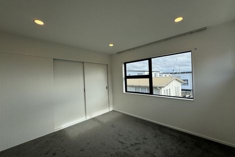 Photo of property in 4/28 Lavelle Road, Henderson, Auckland, 0612