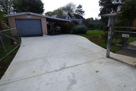 Photo of property in 11 Lloyd Avenue, Papatoetoe, Auckland, 2025