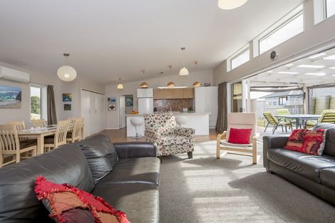 Photo of property in 26 Raptor Way, Welcome Bay, Tauranga, 3175