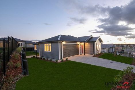 Photo of property in 41 Twin Parks Rise, Papakura, 2110
