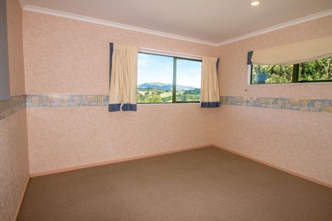 Photo of property in 102 Pacific Drive, Fitzherbert, Palmerston North, 4410