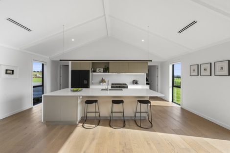 Photo of property in 58 Kidd Road, Waiuku, 2682