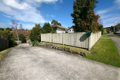 Photo of property in 83 Advene Road, Cockle Bay, Auckland, 2014