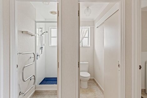 Photo of property in 9 Kapu Grove, Whalers Gate, New Plymouth, 4310