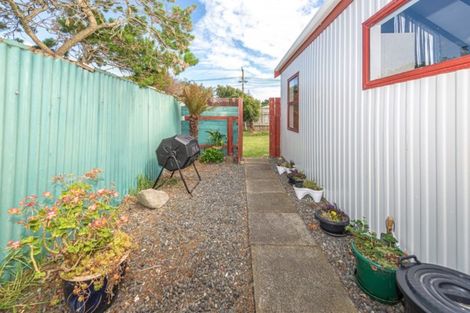 Photo of property in 180a Cornfoot Street, Castlecliff, Whanganui, 4501