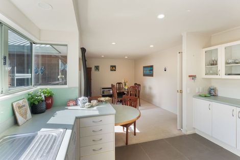 Photo of property in 243 Te Moana Road, Waikanae, 5036