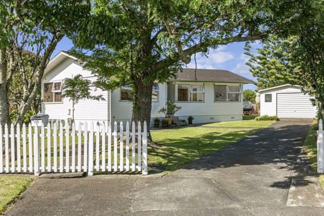 Photo of property in 25 Dalry Place, Mangere Bridge, Auckland, 2022
