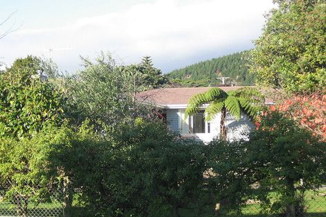 Photo of property in 14 Wairere Grove, Paraparaumu, 5032