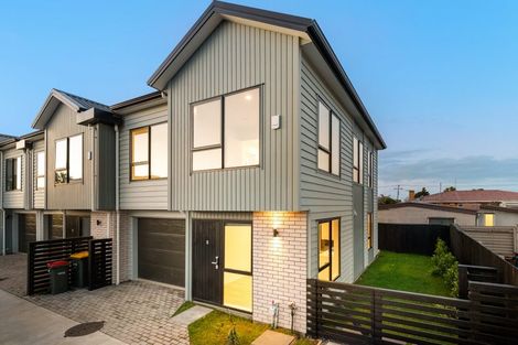 Photo of property in 27e Von Sturmer Street, Mangere East, Auckland, 2024