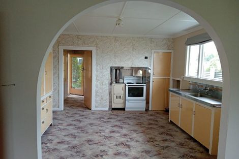 Photo of property in 13 Sneyd Street, Tuatapere, 9620