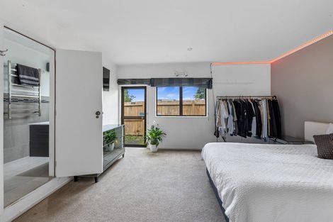 Photo of property in 6 Baronie Court, Half Moon Bay, Auckland, 2012
