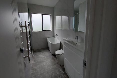 Photo of property in 708b Te Atatu Road, Te Atatu Peninsula, Auckland, 0610