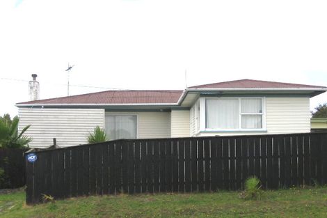 Photo of property in 261 Rangatira Road, Beach Haven, Auckland, 0626