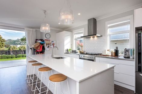 Photo of property in 204 Coutts Street, Rongotai, Wellington, 6022