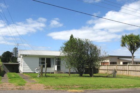 Photo of property in 4 Alison Road, Surfdale, Waiheke Island, 1081