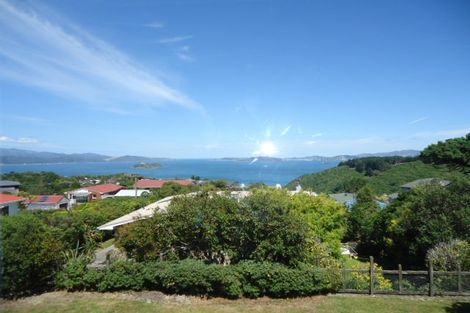 Photo of property in 5 Titiro Moana Road, Korokoro, Lower Hutt, 5012