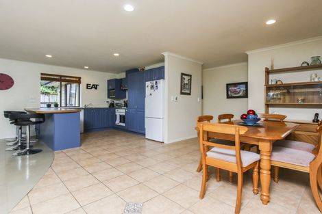 Photo of property in 35 Riverstone Road, Te Atatu Peninsula, Auckland, 0610