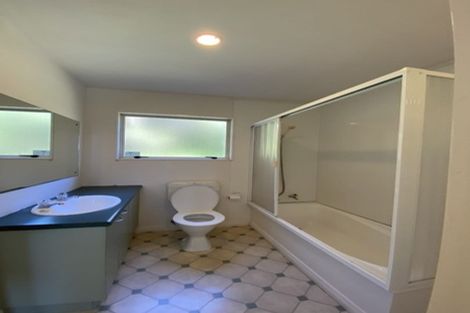 Photo of property in 19 Highbury Bypass, Birkenhead, Auckland, 0626