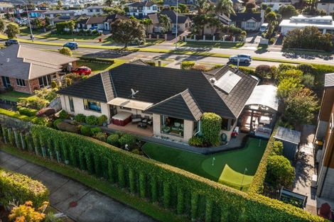 Photo of property in 53 Grand Drive, Orewa, 0931