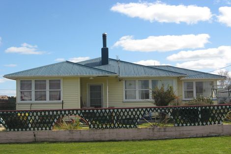 Photo of property in 12 Racecourse Avenue, Marton, 4710