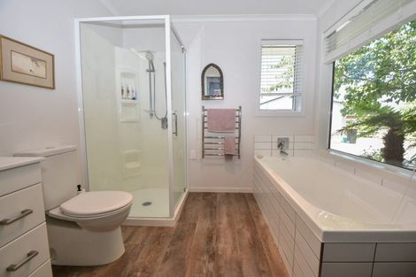 Photo of property in 5 Warrington Court, Carterton, 5713