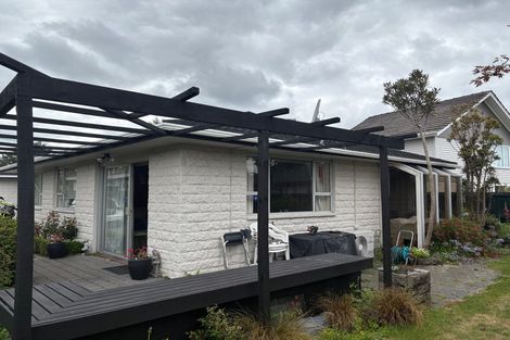 Photo of property in 2/315 Sawyers Arms Road, Bishopdale, Christchurch, 8053