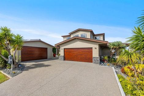 Photo of property in 3 Pounamu Place, Shelly Park, Auckland, 2014