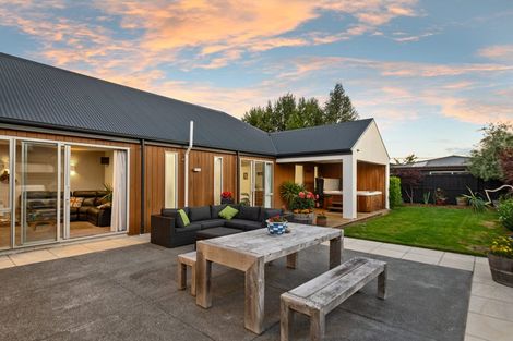 Photo of property in 7 Waterstock Way, Parklands, Christchurch, 8083