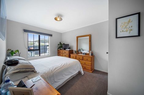 Photo of property in 30 Lorelei Place, Opaheke, Papakura, 2113