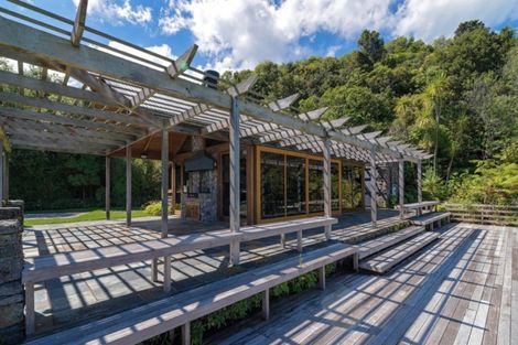 Photo of property in 44 Whakamoenga Point, Acacia Bay, Taupo, 3385