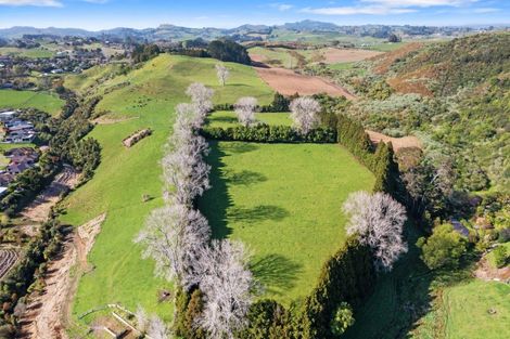 Photo of property in 24 Eagle Street, Welcome Bay, Tauranga, 3112