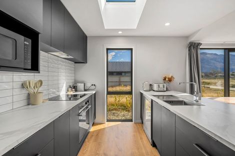 Photo of property in 22 Riley Street, Lake Hawea, 9382