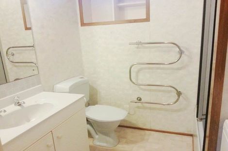 Photo of property in 166 Chelsea View Drive, Chatswood, Auckland, 0626