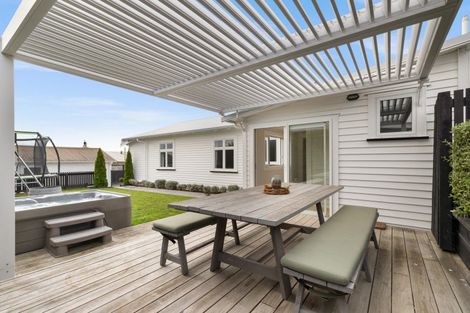 Photo of property in 1 Ormond Road, Hospital Hill, Napier, 4110