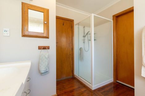 Photo of property in 11 Oriana Crescent, Hornby, Christchurch, 8042