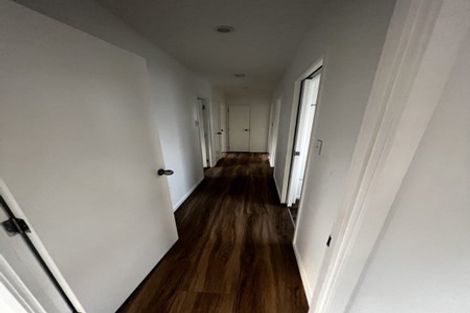 Photo of property in 1/7 Yarra Place, Botany Downs, Auckland, 2010