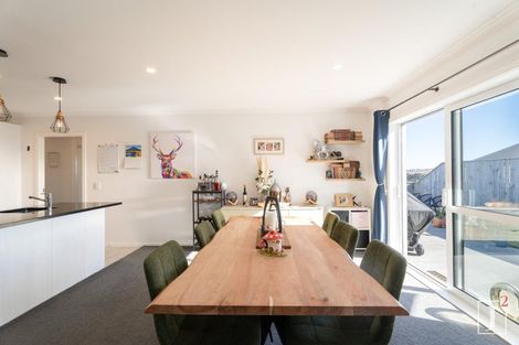 Photo of property in 7 Yorkshire Close, Whitby, Porirua, 5024