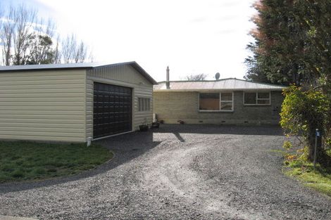 Photo of property in 32 Awarua Road, Otatara, Invercargill, 9879